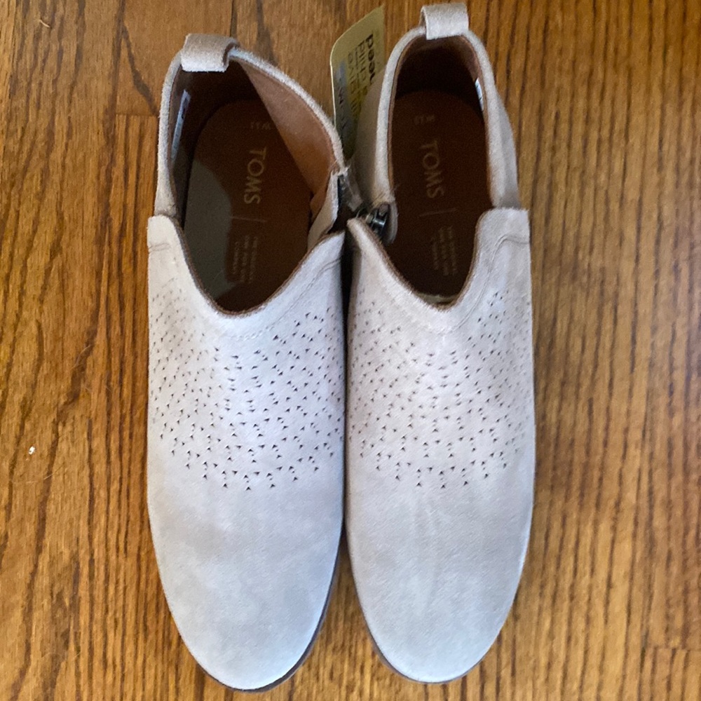 TOMS suede shoes